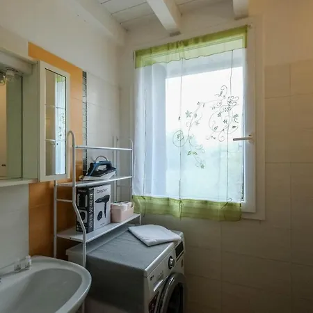 4 Min To - Duplex With Private Parking Apartment *