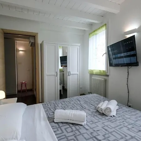 Apartment 4 Min To - Duplex With Private Parking Lazise