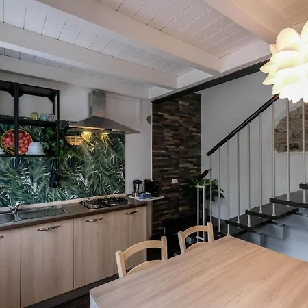 4 Min To - Duplex With Private Parking Lazise